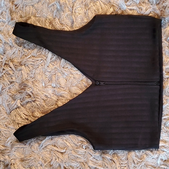 TOPSHOP sleeveless black crop top - Picture 2 of 8